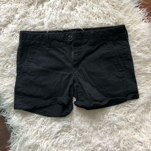 AE black midi sz 4 shorts